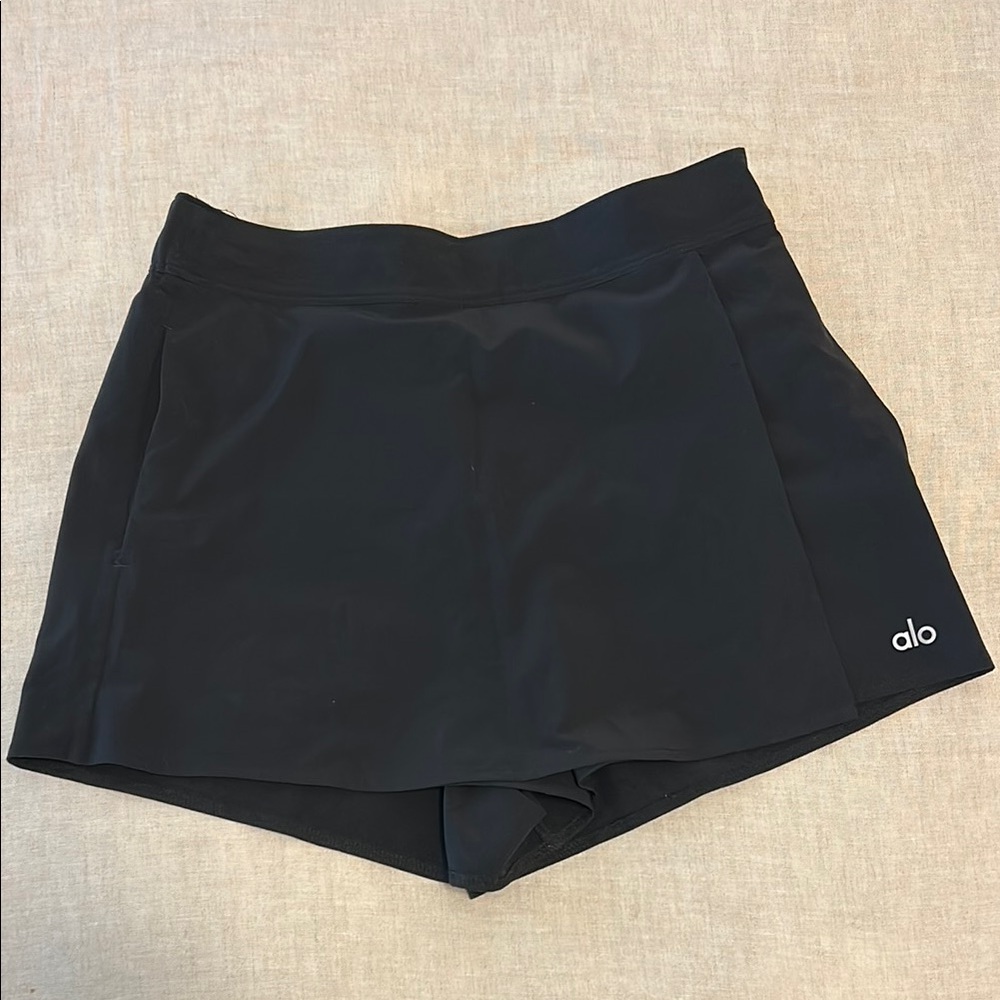 ALO Yoga Women's Black Skort